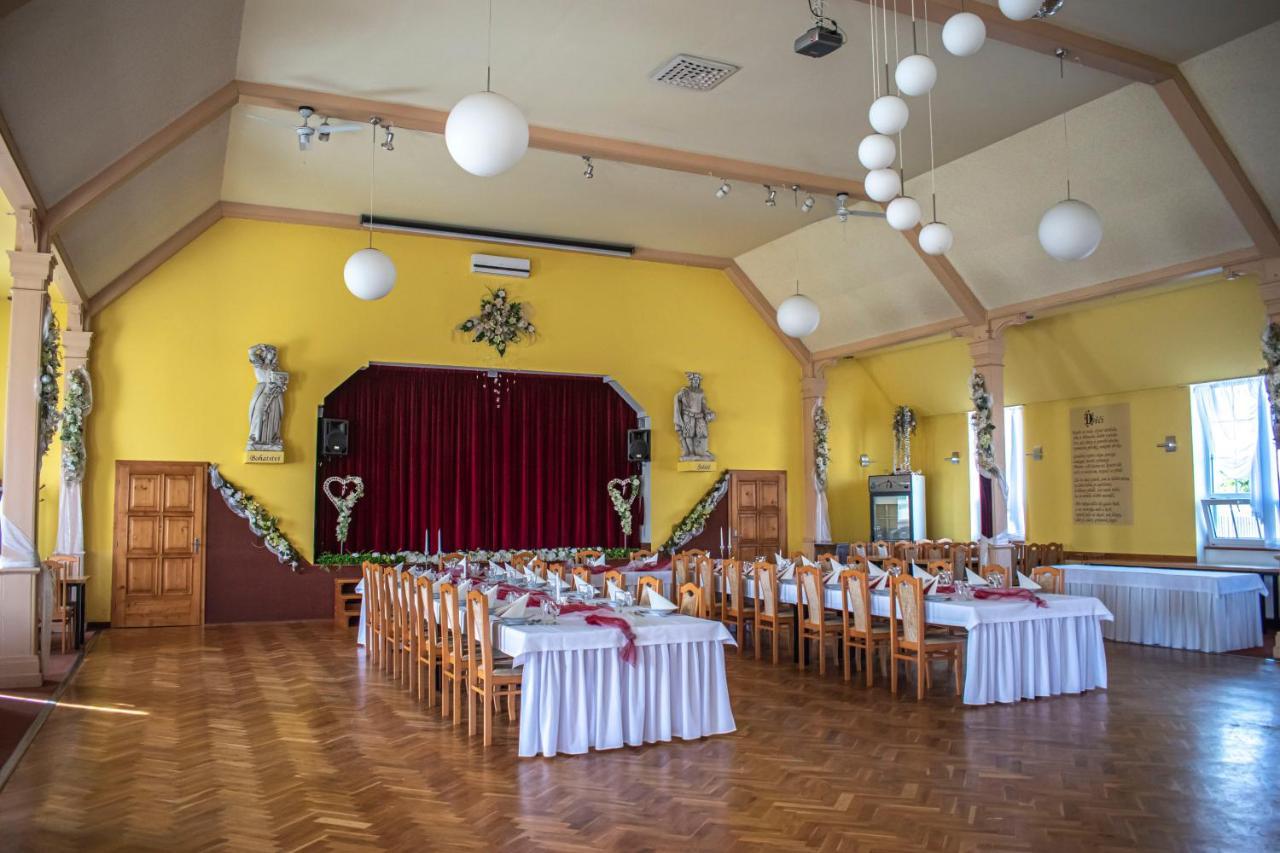 Hostinec A Penzion U Sv. Mikulase Hat Luaran gambar